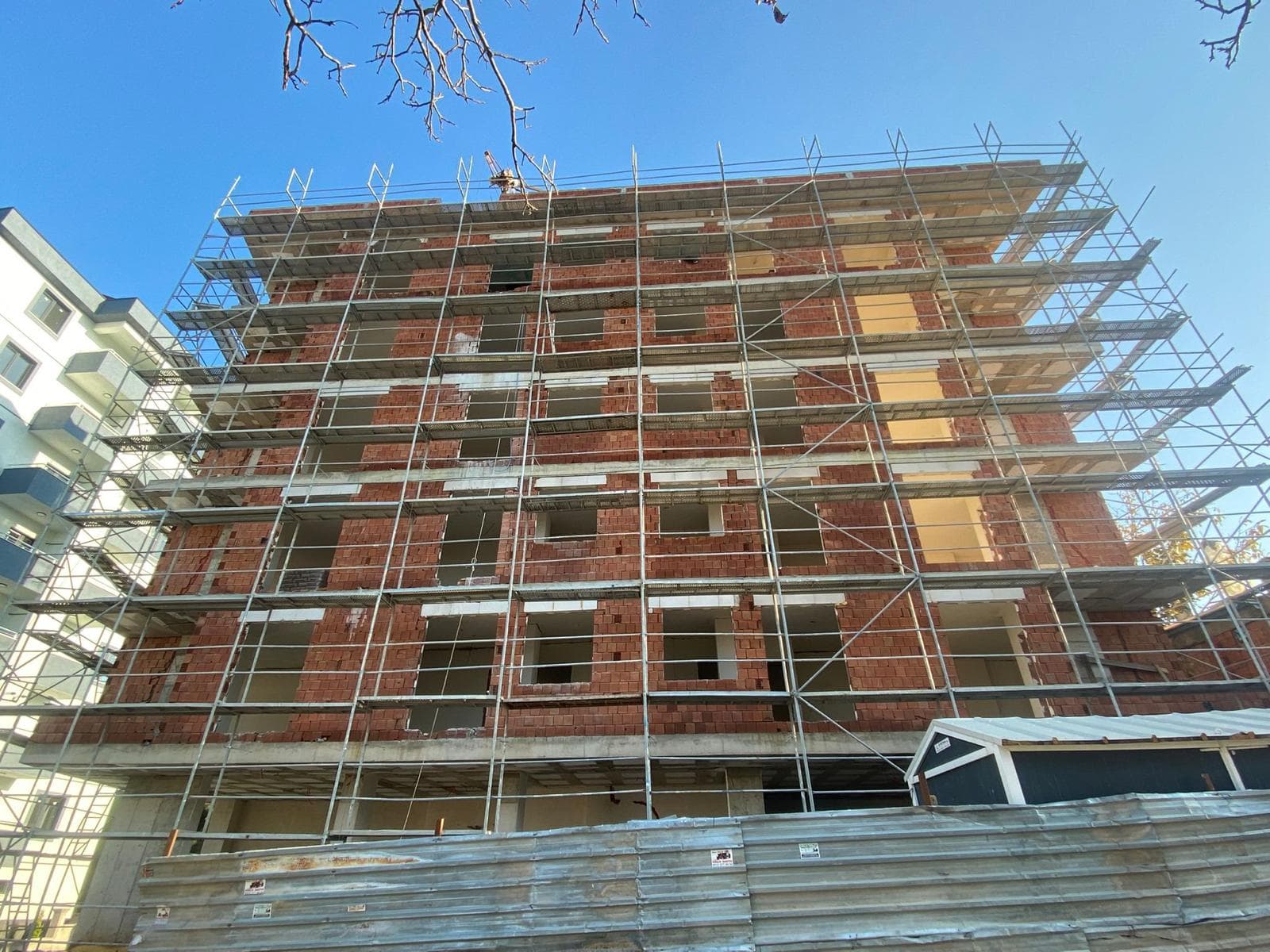 Üstün İskele iletişim